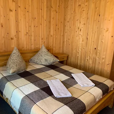 ホテル Novoe Shale ヤブルニツァ