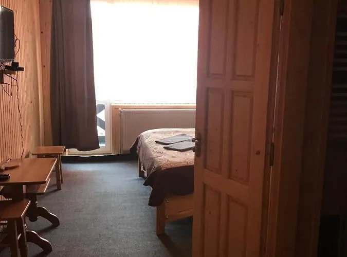 Novoe Shale Hotel *